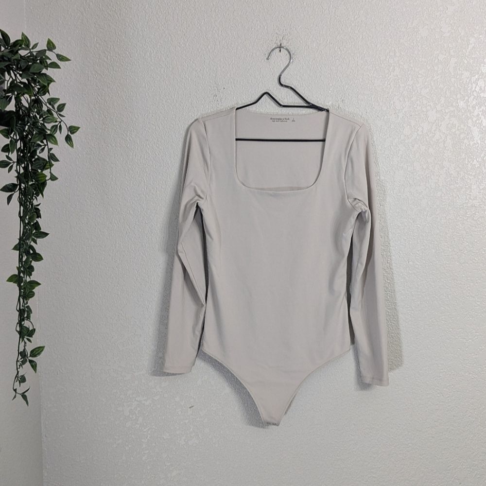 Abercrombie & Fitch Woman Soft Light Tan Square Neck Bodysuit Long Sleeve L